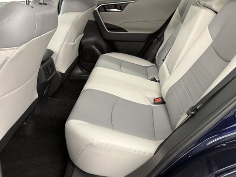 Used 2025 Toyota RAV4 XLE Premium image 36