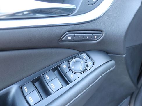 Used 2023 Buick Enclave Avenir w/ Avenir Technology Package AWD/4WD image 12