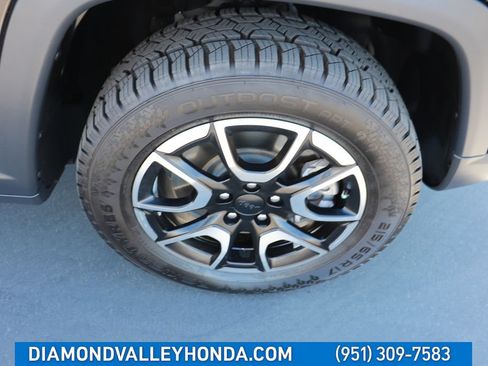Used 2024 Jeep Compass Trailhawk AWD/4WD image 29