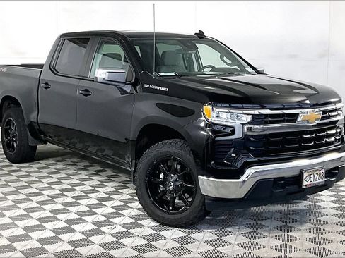 Used 2022 Chevrolet Silverado 1500 LT AWD/4WD image 11