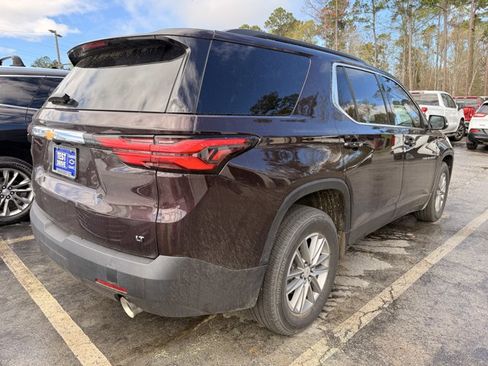 Used 2023 Chevrolet Traverse LT image 3