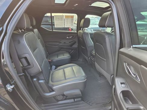 Used 2023 Chevrolet Traverse Premier image 15