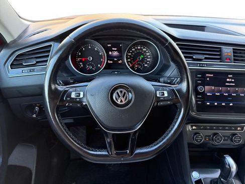 Used 2019 Volkswagen Tiguan SE image 14