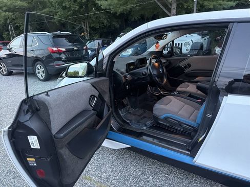 Used 2017 BMW i3 w/ Range Extender RWD image 11