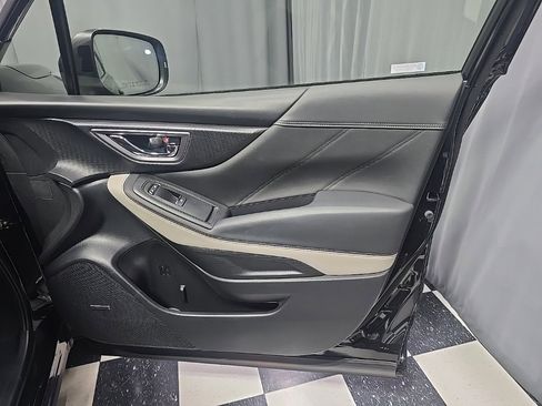 Used 2023 Subaru Forester Limited image 6