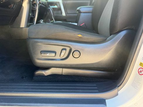 Used 2016 Toyota 4Runner SR5 AWD/4WD image 26