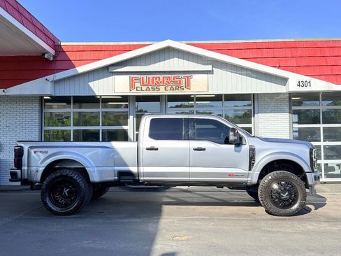 Used 2024 Ford F450 Platinum w/ FX4 Off-Road Package image 5