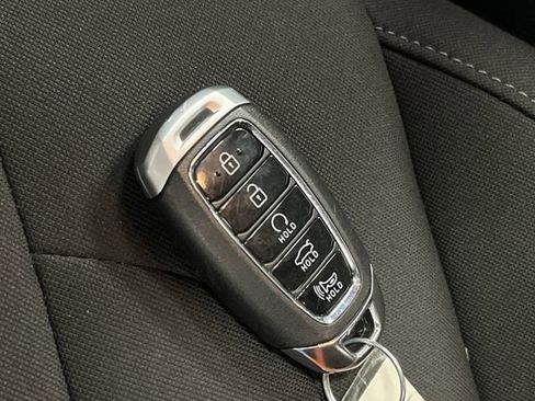 Used 2021 Hyundai Elantra Blue image 25