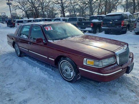 Used 1997 Lincoln Town Car Signature image 7