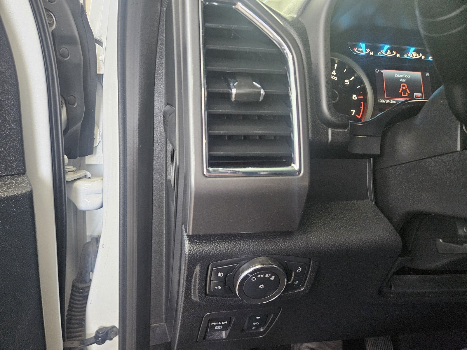 Used 2016 Ford F150 XLT w/ Equipment Group 302A Luxury AWD/4WD image 27