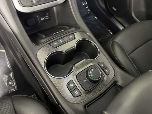 Used 2023 GMC Acadia SLT w/ Elevation Edition FWD image 34