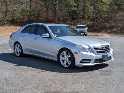 Used 2013 Mercedes-Benz E 350 Sedan image 11