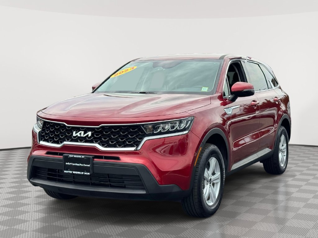 Certified 2023 Kia Sorento LX AWD/4WD image 3