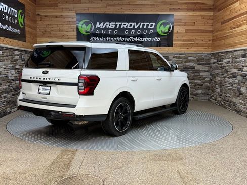 Used 2023 Ford Expedition Limited image 9
