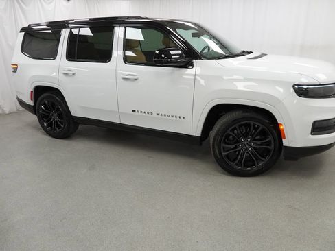 Used 2024 Jeep Grand Wagoneer Series III w/ Quick Order Packagew 28T AWD/4WD image 18