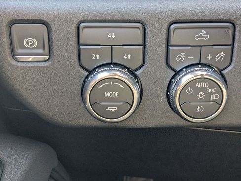 New 2026 GMC Sierra 3500 SLE w/ SLE Convenience Package image 11