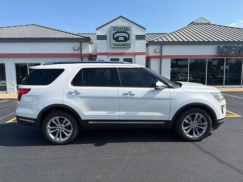 Used 2018 Ford Explorer Limited w/ Ford Safe & Smart Package AWD/4WD image 10