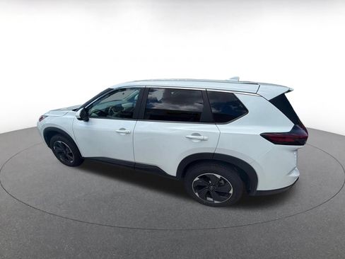 Used 2025 Nissan Rogue SV AWD/4WD image 14
