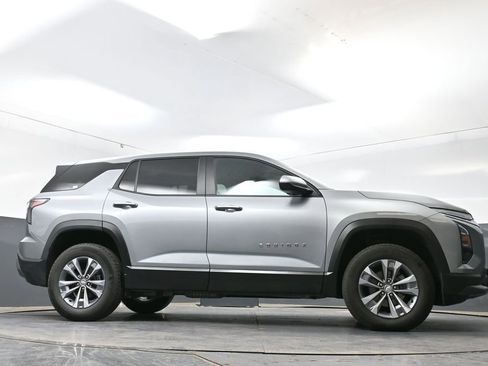 Used 2025 Chevrolet Equinox LT AWD/4WD image 50