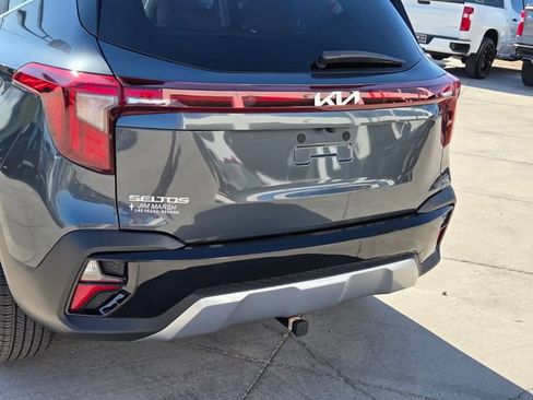 Used 2024 Kia Seltos EX FWD image 5