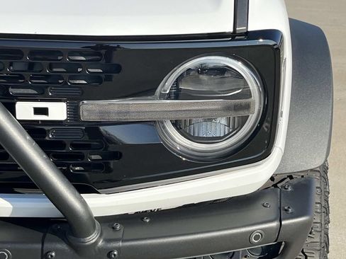 Used 2022 Ford Bronco Wildtrak image 9