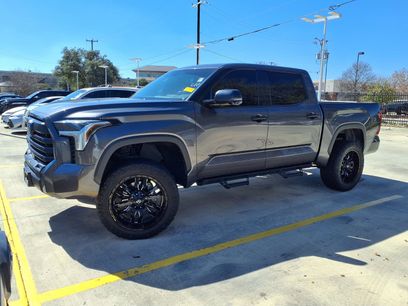 Used 2022 Toyota Tundra SR5 w/ SR5 Convenience Package