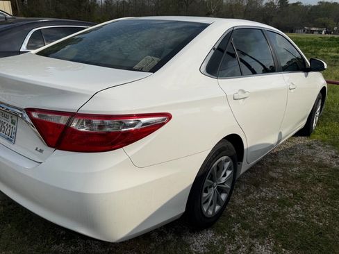 Used 2017 Toyota Camry LE image 4
