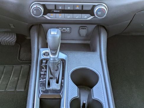 Used 2025 Nissan Altima 2.5 SV FWD image 21