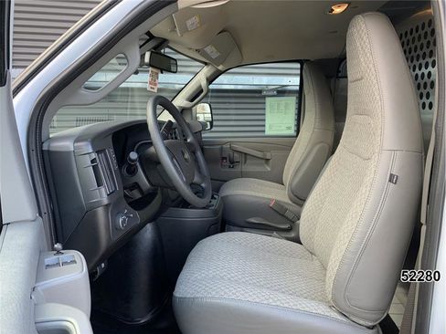 Used 2025 Chevrolet Express 2500 Extended w/ Communications Package image 24