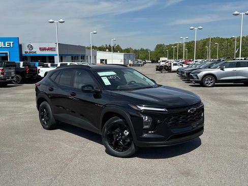 New 2026 Chevrolet Trax LT w/ Driver Confidence Package FWD image 2