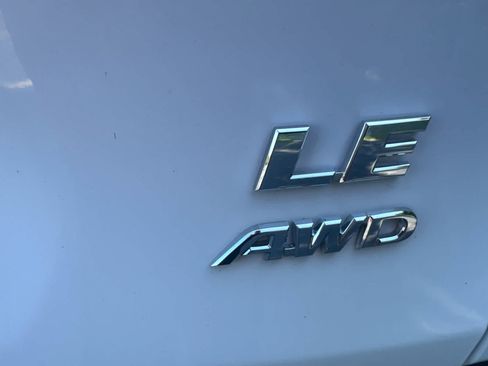 Used 2025 Toyota RAV4 LE AWD/4WD image 15