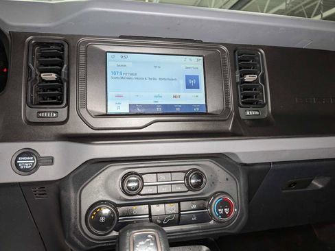 Used 2023 Ford Bronco 4-Door image 34