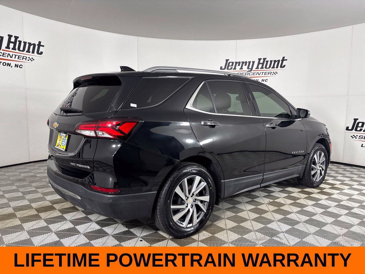 Used 2023 Chevrolet Equinox Premier AWD/4WD image 6