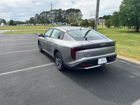 Used 2025 Kia K4 LXS image 7