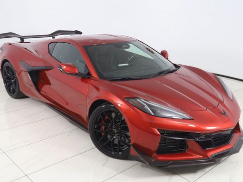 Used 2025 Chevrolet Corvette Z06 w/ Z07 Performance Package RWD image 26