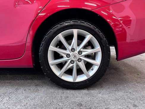 Used 2012 Toyota Prius V Five FWD image 6