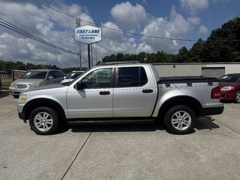 Used 2010 Ford Explorer Sport Trac XLT RWD image 4