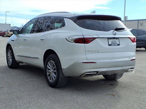 Certified 2023 Buick Enclave Essence image 5