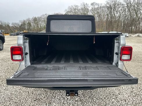 Used 2022 Jeep Gladiator Mojave w/ Cold Weather Group AWD/4WD image 13