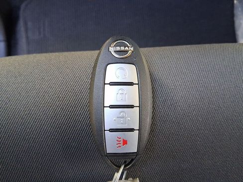 Used 2025 Nissan Frontier SV w/ SV Convenience Package AWD/4WD image 29
