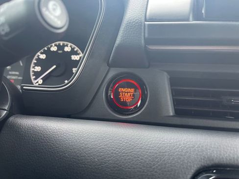 Certified 2025 Honda Pilot TrailSport image 30