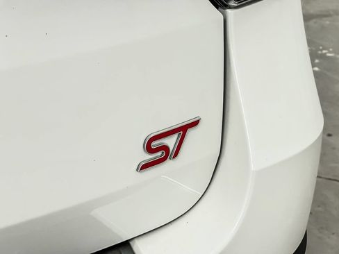 Certified 2025 Ford Explorer ST AWD/4WD image 16