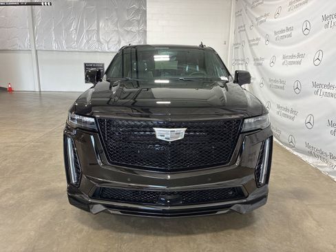 Used 2024 Cadillac Escalade V w/ LPO, ONYX Package image 2