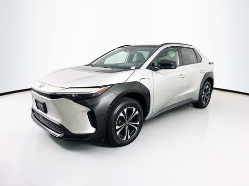 Used 2024 Toyota bZ4X XLE w/ Weather Package image 3