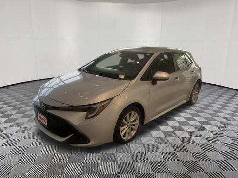 Used 2023 Toyota Corolla SE FWD image 4