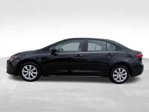 Used 2024 Toyota Corolla LE FWD image 2