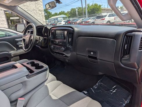 Used 2017 Chevrolet Silverado 1500 Custom w/ Custom Convenience Package RWD image 11