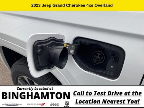 New 2023 Jeep Grand Cherokee Overland AWD/4WD image 33