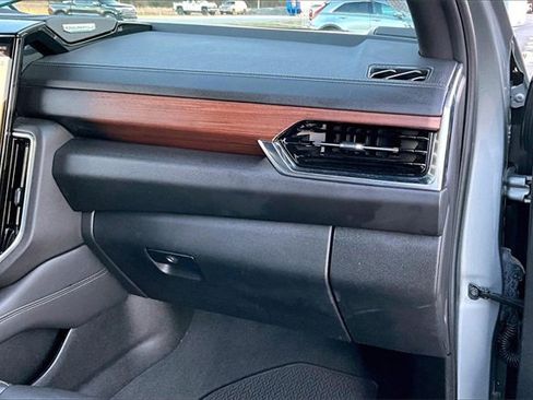 Used 2025 GMC Yukon Denali image 27