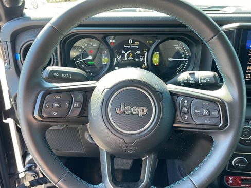 Used 2024 Jeep Wrangler Unlimited Rubicon 4xe AWD/4WD image 23